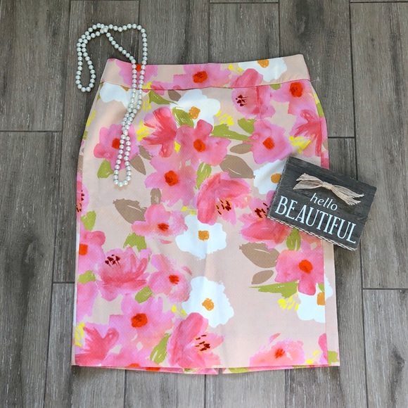 J. Crew Dresses & Skirts - J. Crew Watercolor Floral Pencil Skirt Pink